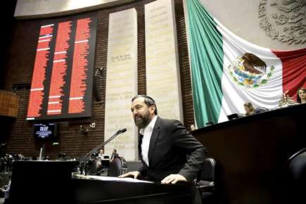 Defiende Arturo Ávila reforma en materia de órganos autónomos; combate el “despilfarro de dinero”