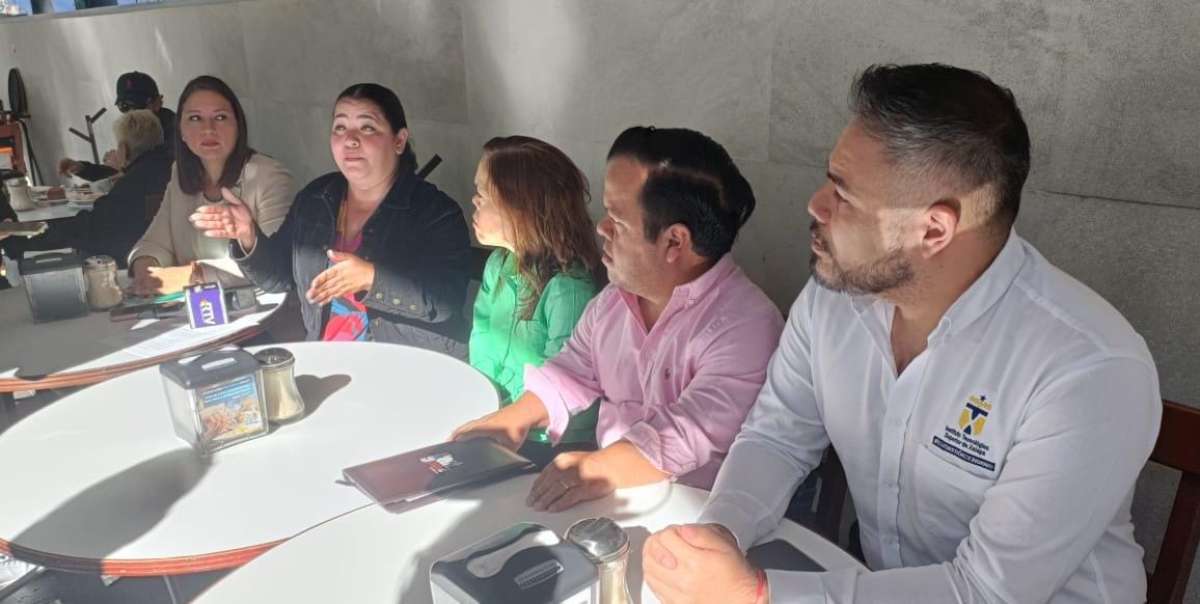 Diseñan estudiantes y maestros del ITESX extensión de pedal para que gente pequeña puedan conducir vehículos  