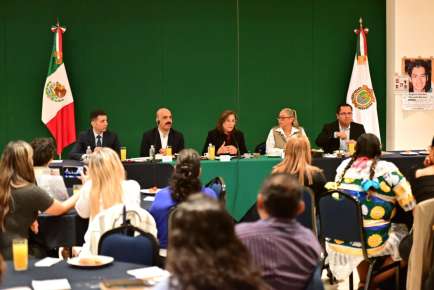 Gobernadora Rocío Nahle atiende a familiares de personas desaparecidas