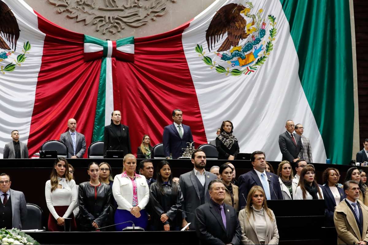 Cámara de Diputados guardó minuto de silencio por menores fallecidos en hospitales   