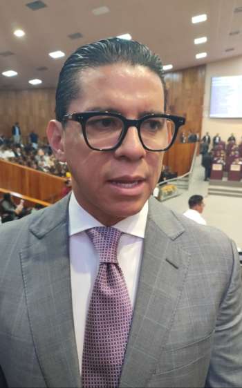 “Lo único que le falta a Manuel Huerta es definirse bien, cerrar filas con una mujer muy importante en el estado que es la gobernadora Rocío Nahle”: Dip. Pepín Ruiz.