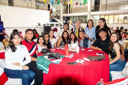 Con Alegría Disfrutaron de su Posada Navideña Estudiantes de la Escuela de Bachilleres Pánuco  