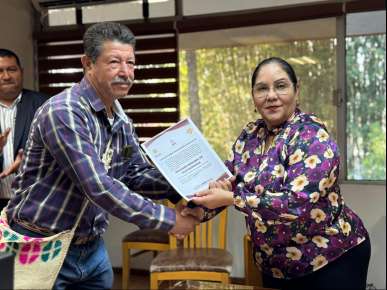 SEV designa a 12 delegados regionales en Veracruz