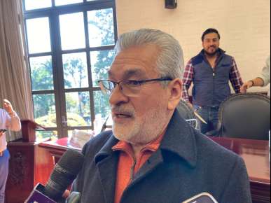 Admite Alberto Islas lo complicado de abastecer el agua a usuarios xalapeños