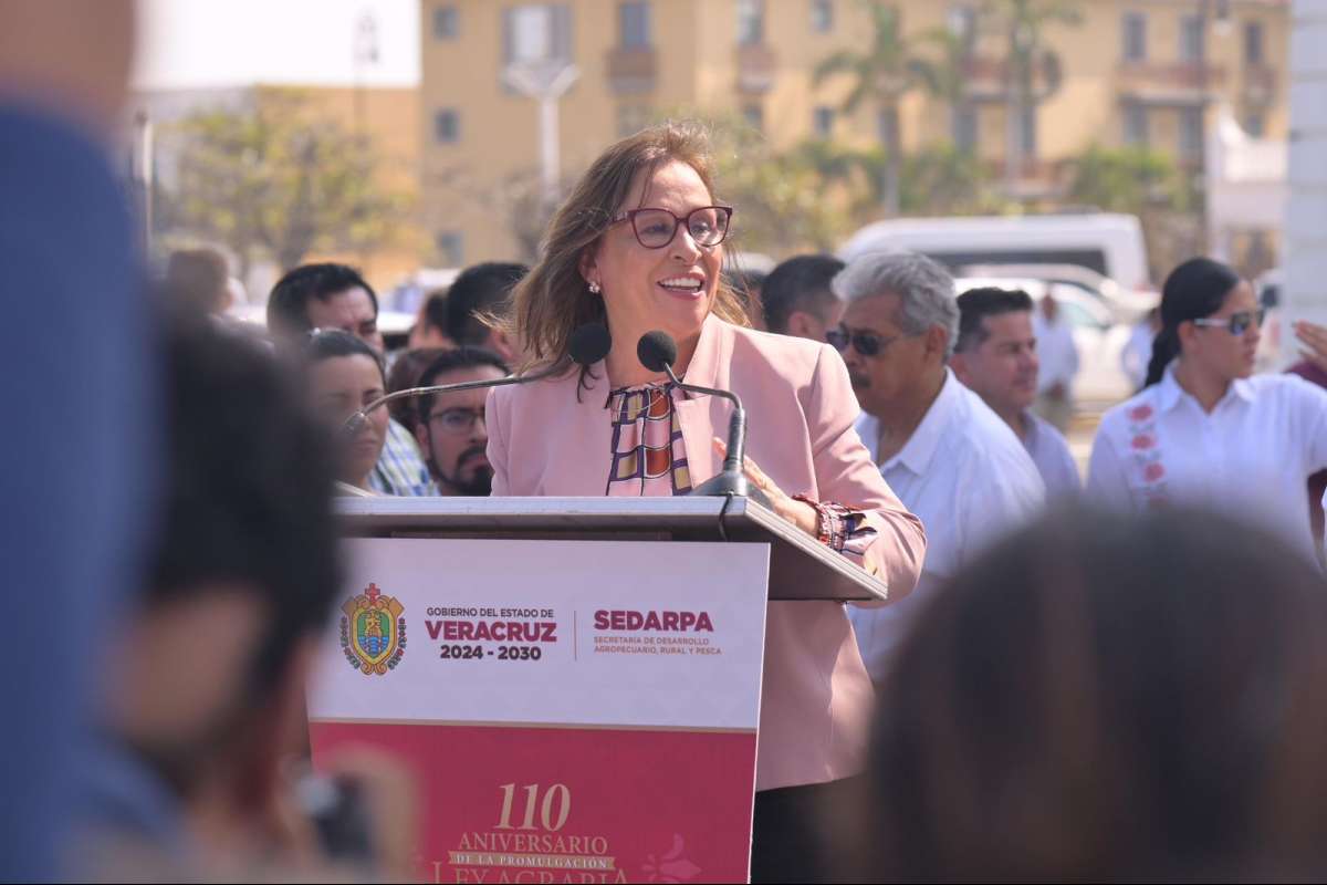 Rocío Nahle destaca el legado de la Ley Agraria en el puerto de Veracruz   
