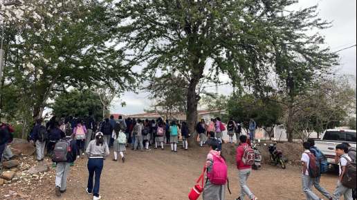 2 años sin maestro e intendente en Telesecundaria de Paso del Macho