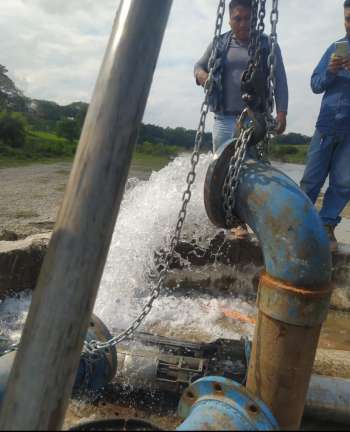 Con nuevo equipo de bombeo, CAEV restablece el abasto de agua en Platón Sánchez