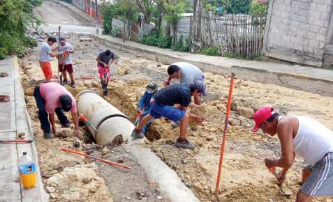 Atiende CAEV fuga de agua en Tuxpan