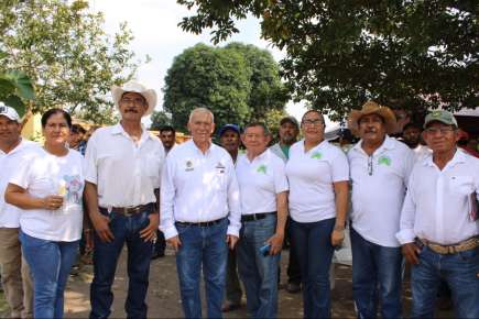 Productores de Tierra Blanca y Tlalixcoyan reciben semillas de maíz