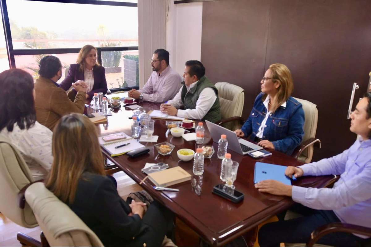 Veracruzanos, contribuyentes cumplidos, reconoce Rocío Nahle
