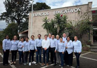 Se reúne titular del Instituto de Espacios Educativos con la dirigencia del SUTSIEEEV