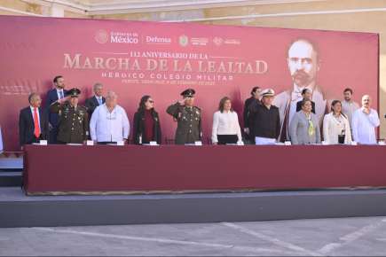 Las Fuerzas Armadas, pilares del desarrollo nacional: gobernadora Rocío Nahle