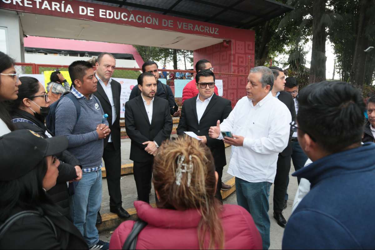 Tras una hora, liberan instalaciones de la SEV, diálogo y puertas abiertas, reitera Tello