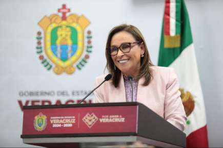 Reitera gobernadora Rocío Nahle el llamado de maestros con funciones administrativas a las aulas.