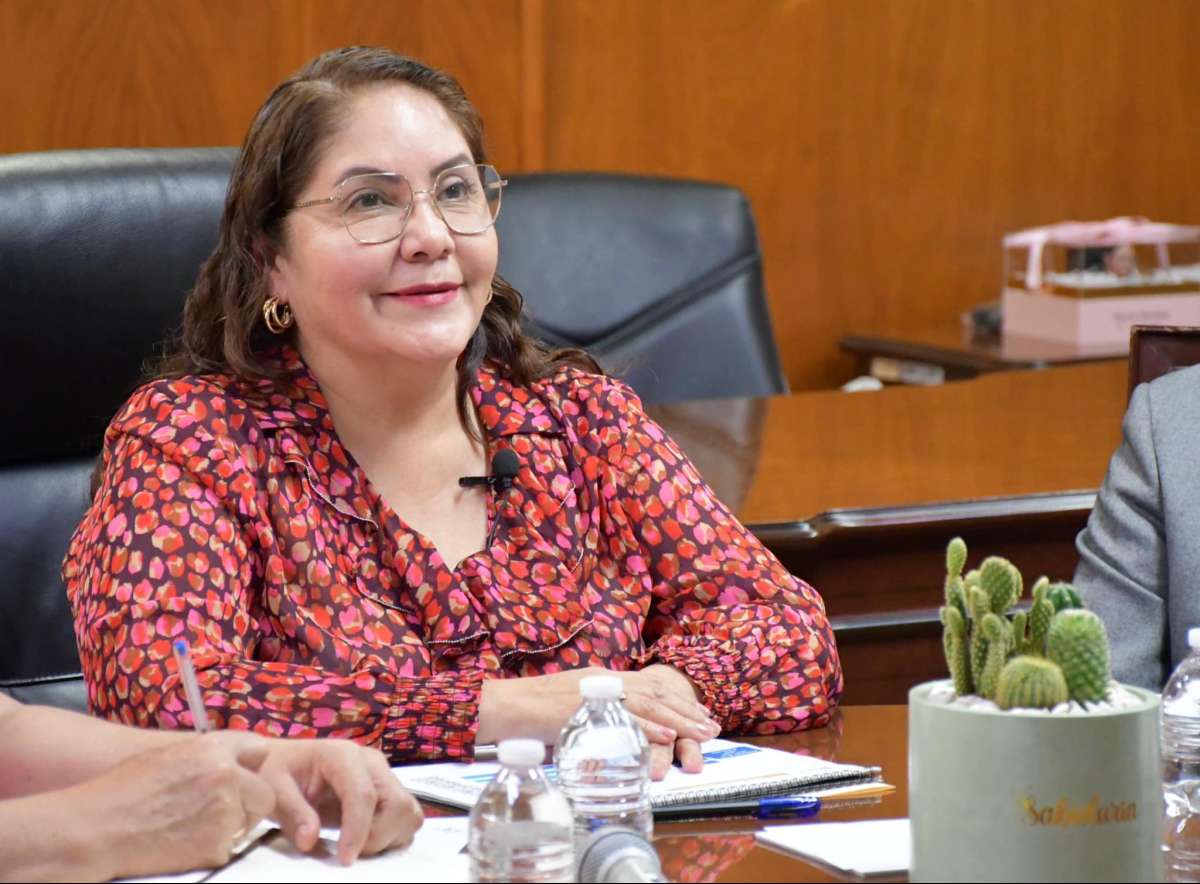 Ante la exigencia de falta de docentes por sindicatos… ”Maestro al aula” Es la solución.