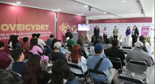 Mujeres científicas se reúnen en Xalapa para resaltar su papel en la investigación y tecnología   