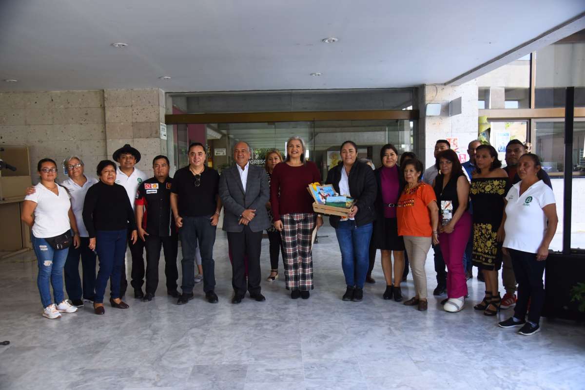 Inaugura diputada expoventa de artesanías en el Congreso   