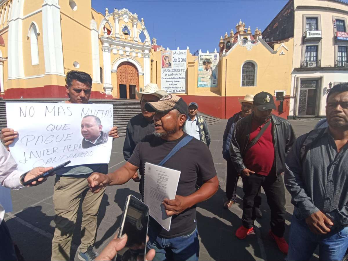 Agentes y subagentes de Misantla denuncian incumplimiento de pagos de sus salarios por parte del alcalde Javier Hernández
