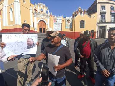 Agentes y subagentes de Misantla denuncian incumplimiento de pagos de sus salarios por parte del alcalde Javier Hernández