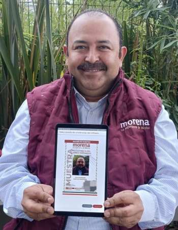 Morenistas de Coatepec repudian a Enrique Santos Mendoza para la alcaldía de Coatepec.