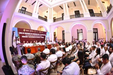 Signa gobernadora Rocío Nahle alianza de seguridad con Oaxaca y Puebla