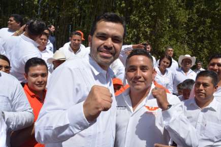 Beto Olvera toma protesta como candidato de Movimiento Ciudadano para la alcaldía de Cazones de Herrera