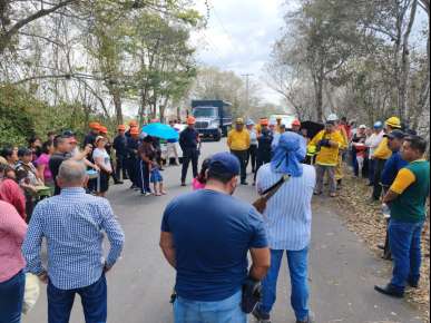 Familias de Emiliano Zapata denuncian poca atención de sus autoridades para atender incendio