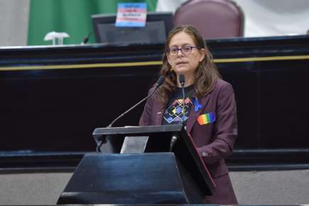 Rinde Presidenta de la Mesa Directiva informe de labores de la Diputación Permanente   