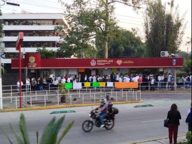 Sindicalizados del Tecnológico toman oficinas de Sefiplan en protesta por falta de pago de salarios  