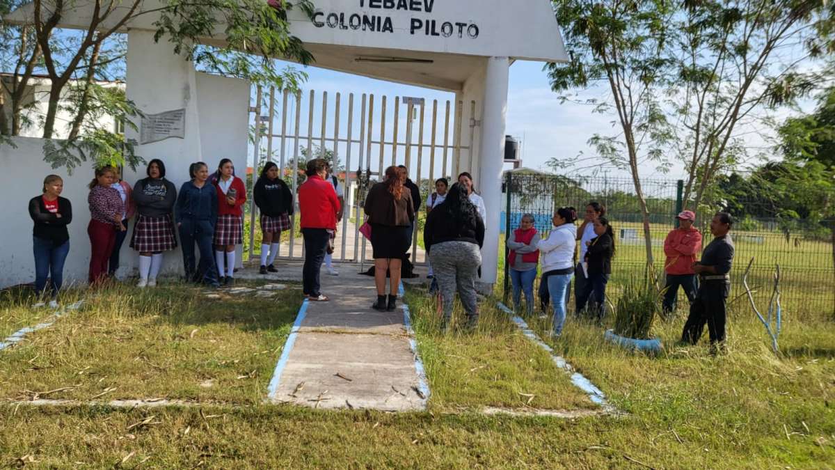 Telebachillerato de la Colonia Piloto en Pánuco, sin Clases por Falta de Maestro