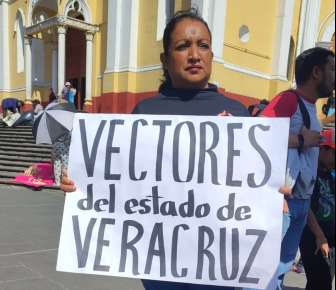 Se manifiestan trabajadores del área de Vectores de la Secretaría de Salud