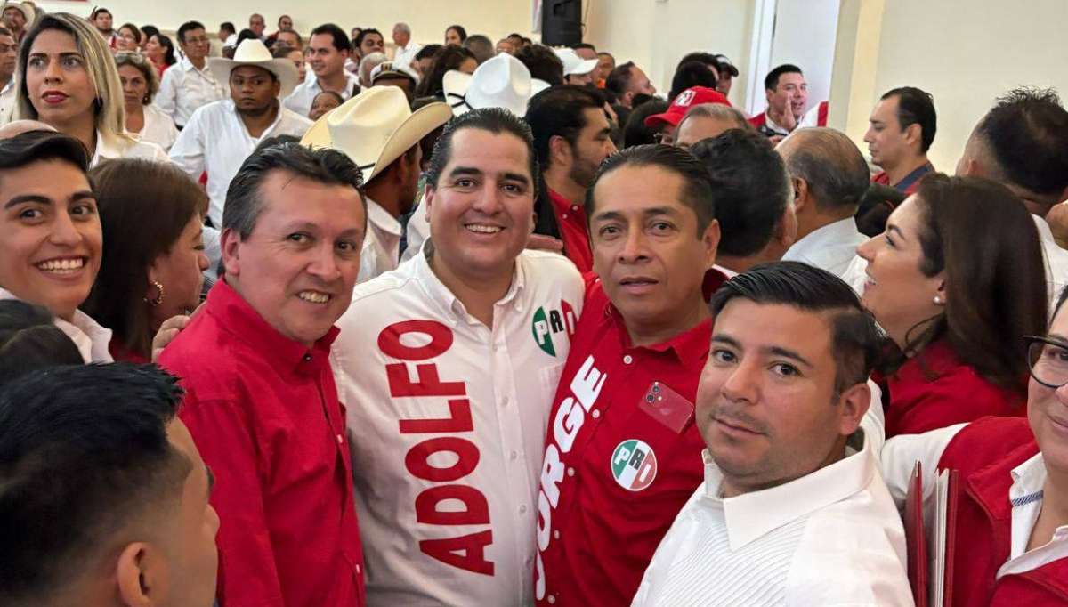 Franz Lester Servín López tomó protesta como candidato del PRI a la presidencia municipal de Coatepec.