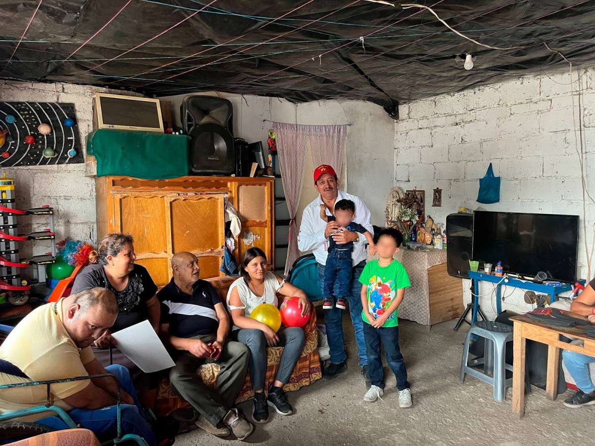 Continúa José Luis Barradas Pérez su campaña visitando la Colonia Cardenista.