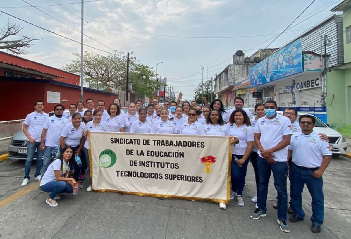 No les pagan sus salarios y trabajadores del Tecnológico de Tierra Blanca toman el plantel este jueves