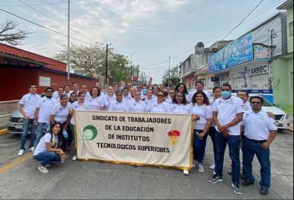 No les pagan sus salarios y trabajadores del Tecnológico de Tierra Blanca toman el plantel este jueves