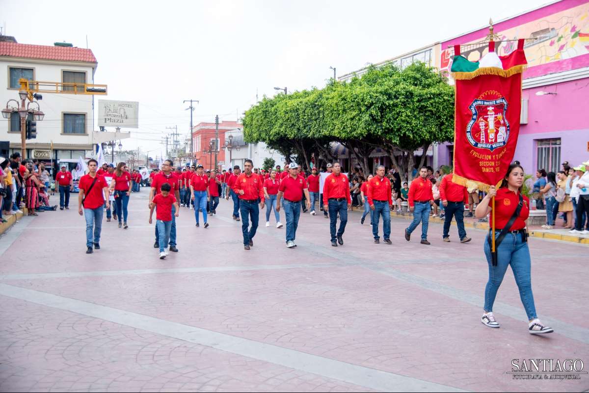 Participó el Sindicato  Minero Sección 290 en el desfile del día del trabajo  