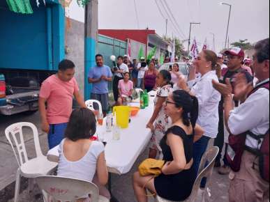 Reafirma Bertha Ahued su compromiso con las familias boqueñas