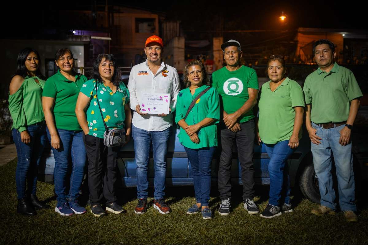 La congregación de Pacho Viejo reconoce a Edson Corona por ser un destacado promotor de la cultura y las tradiciones