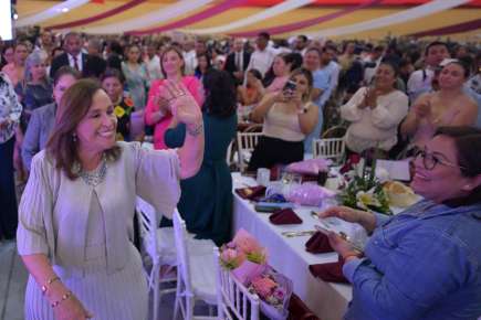Reconoce Gobernadora a madres trabajadoras en su día con jornada de cultura y salud