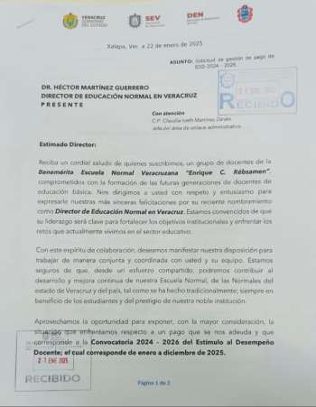 Maestros de la Escuela Normal Veracruzana exigen pago de Estímulo al Desempeño Docente 2025