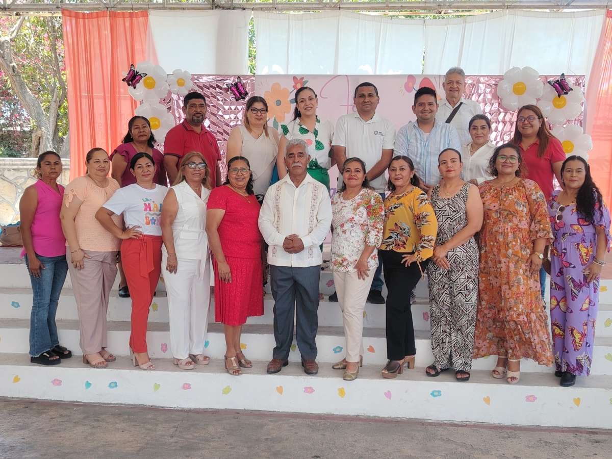 Emotivo Festival por el día de las Madres en la Escuela Primaria Gral. Desiderio Pavón  