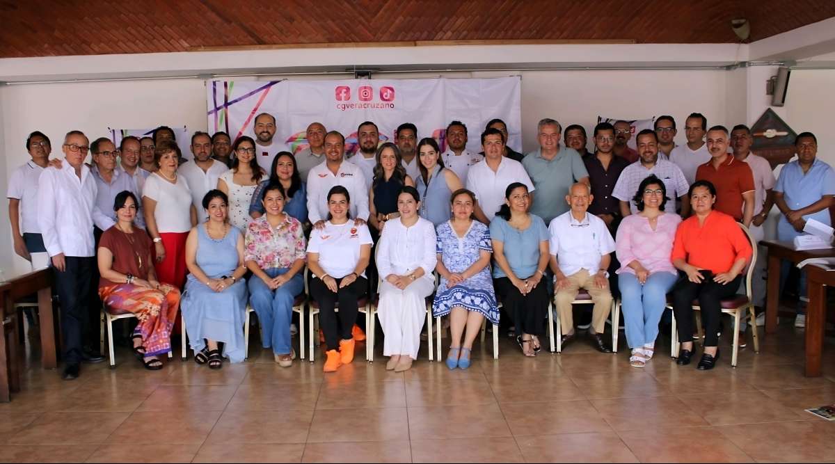 Edson Corona se reúne con empresarios del CGV