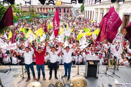 Multitud respalda a Nacho Luna en monumental cierre de campaña   