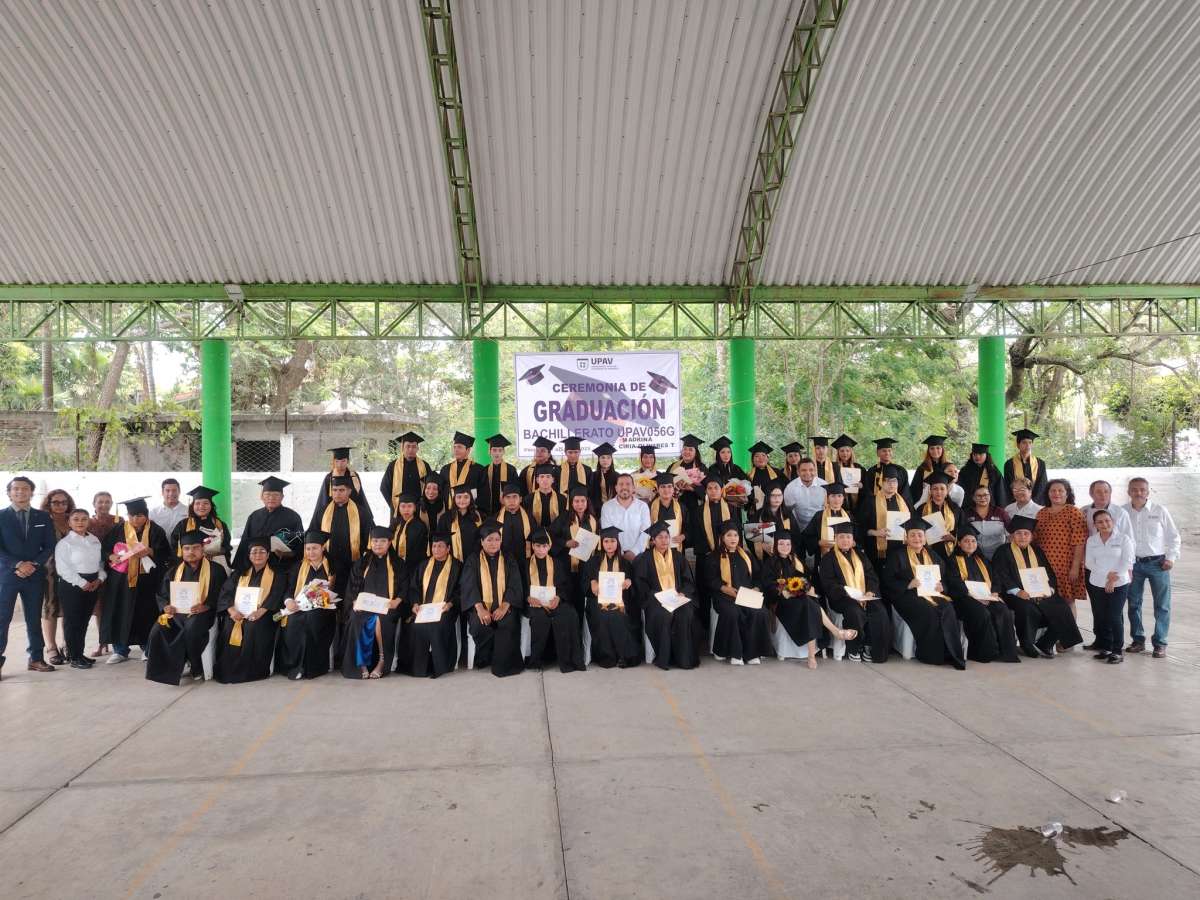 Brillante Ceremonia de Graduación del Bachillerato UPAV 056G Pánuco