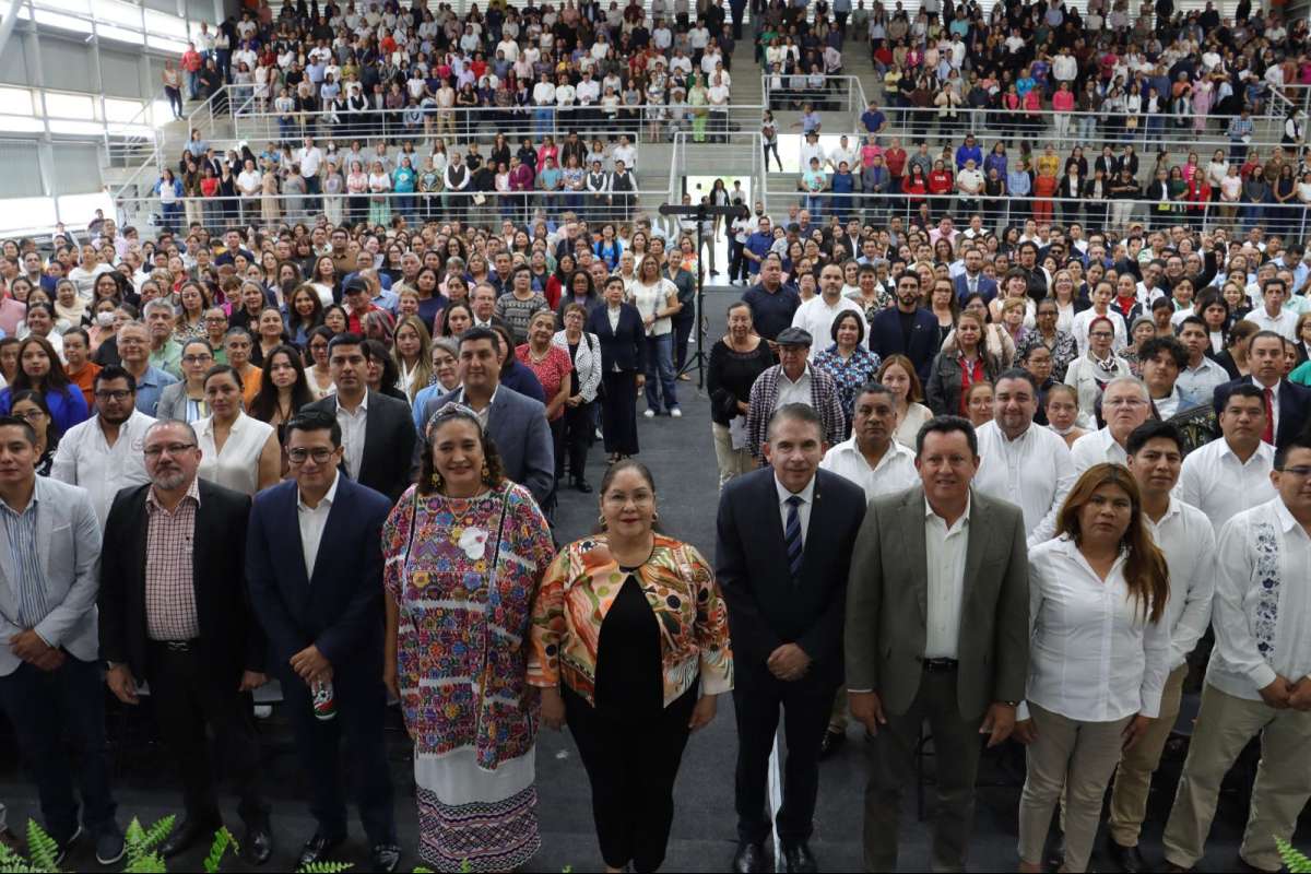 Se reúne SEV con más de 1,500 representantes de escuelas particulares