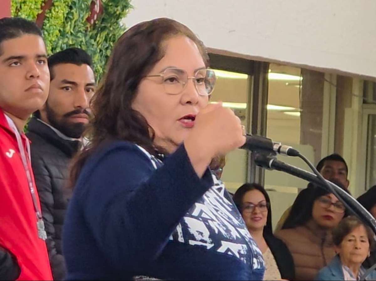 Necesitamos docentes comprometidos con su trabajo: Claudia Tello Espinosa.