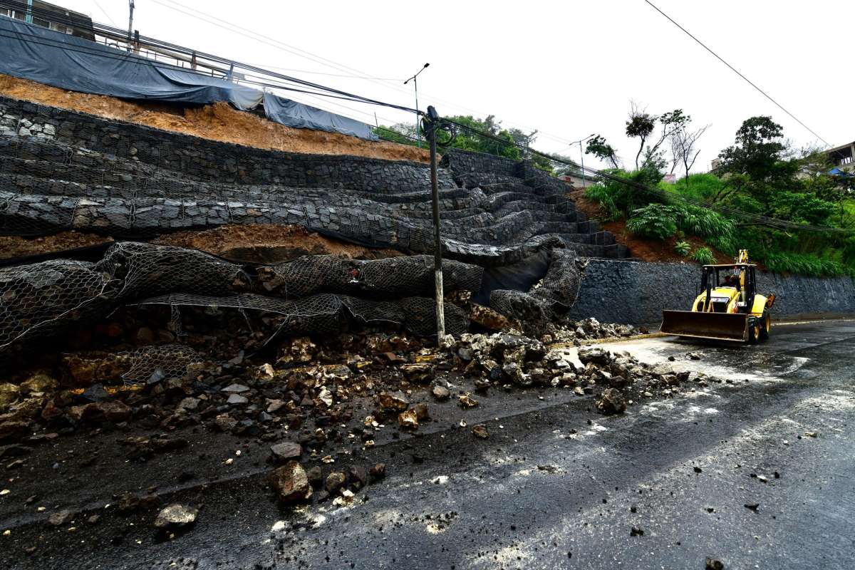 Constructora deberá reparar daños en muro de contención: Alberto Islas