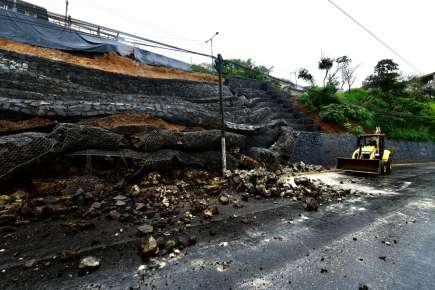 Constructora deberá reparar daños en muro de contención: Alberto Islas