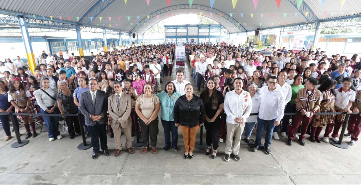 Estudiantes de secundaria se suman a jornada nacional contra las adicciones