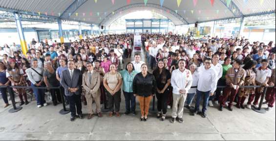 Estudiantes de secundaria se suman a jornada nacional contra las adicciones